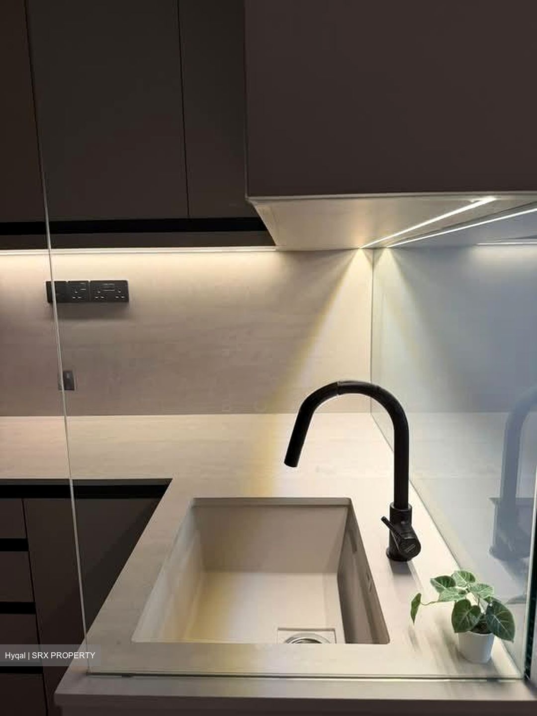 Hill House (D9), Apartment #576225311